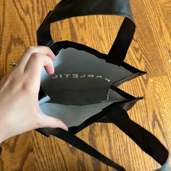 ⚫️FABLETICS: Small black reusable bag with logo & two handles⚫️ - Picture 6 of 6